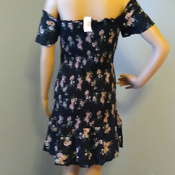 Tilly's summer off shoulder dress sz large NWT - Picture 2 of 2